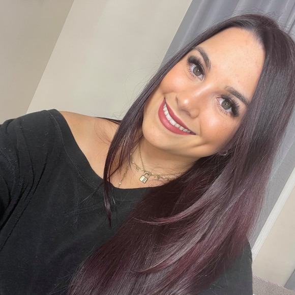 Meet your Posher, Brittney - Picture 1 of 1